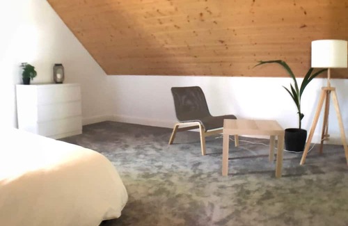 Pougny Apartment | Les Écureuils, Charmant appartement avec balcon - Vue sur parc et ruisseau
