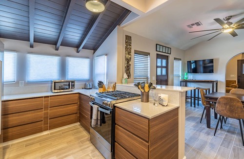 Tucson House | Modern, new house. One Block from Campus