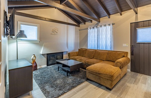 Tucson House | Modern, new house. One Block from Campus