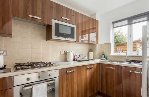 Poole Apartment | The Retreat - a house that sleeps 3 guests in 2 bedrooms