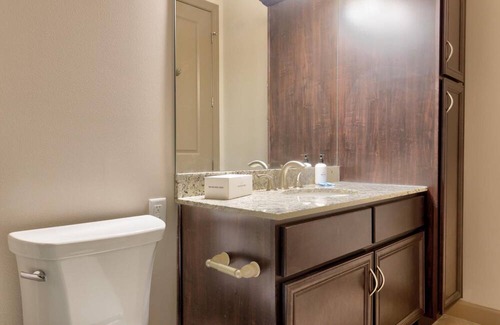 Central West End Apartment | St. Louis | Gorgeous 2BD/2BA Central West End Apartment