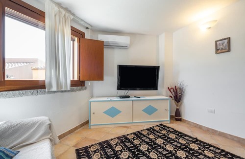 Costa Rei House | Holiday Home 'Villetta Riccardo N7' with Mountain View, Shared Pool and Air Conditioning
