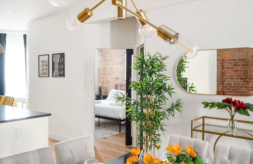 Outremont Apartment | Classy and Elegant 3bedrooms Heart of Mile end