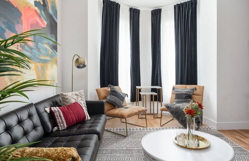 Outremont Apartment | Classy and Elegant 3bedrooms Heart of Mile end