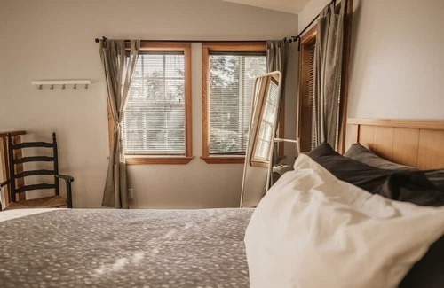Ucluelet Apartment | Sea Urchin West Coast Cedar Loft & Beam Suite in Ukee