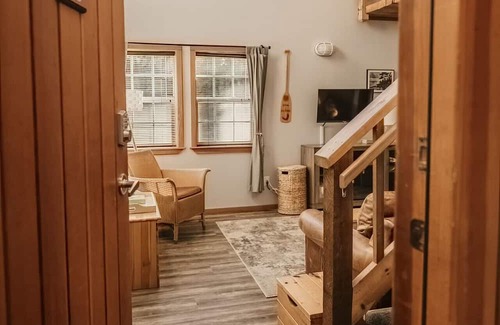 Ucluelet Apartment | Sea Urchin West Coast Cedar Loft & Beam Suite in Ukee