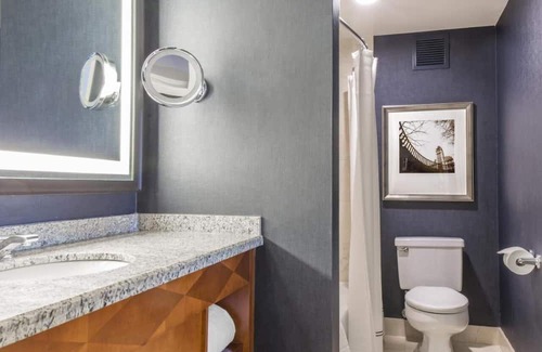 Streeterville House | 2 Connecting Suites at a 4.5⭐️ Hotel