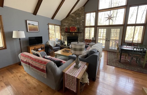Berkeley Springs Cabin | Into the woods- Check out the newly renovated and restocked kitchen!