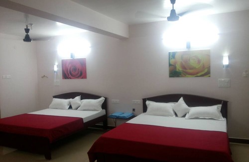 Madurai Main House | Few steps to Meenakshi Temple/Compact Room Stay