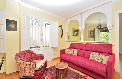 Albaicin Apartment | Private viewpoint to the Alhambra, 4 people, views at any time!