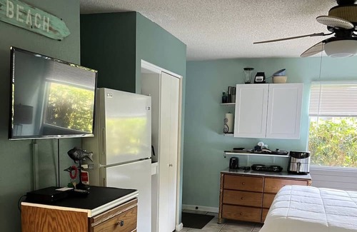 Princeville Condo | Princeville Delight! COLD A/C, Sleeps 4, Pool & Jacuzzi, Private Lanai & Space