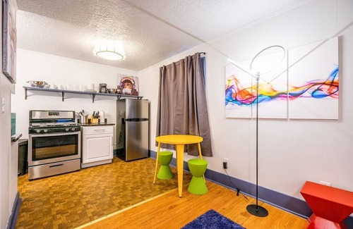 Central Oklahoma City Apartment | Mural studio-near OKC’s beloved Plaza District