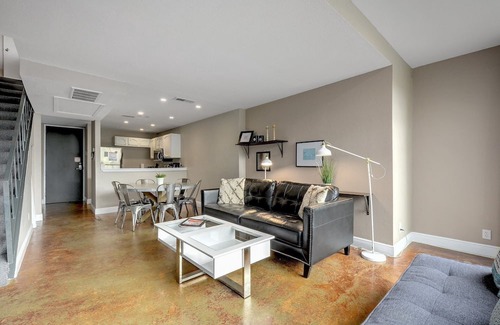 Downtown Austin Apartment | The Littlefields by Lodgewell | Downtown Loft | A4