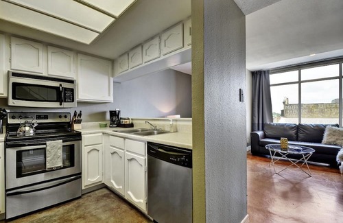 Downtown Austin Apartment | The Littlefields by Lodgewell | Great Location B2