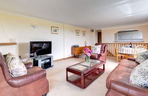 St Merryn Apartment | Nice apartment for 4 guests with WIFI, TV, balcony, pets allowed and parking