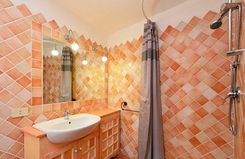 Trinita d'Agultu e Vignola Apartment | Nice apartment for 5 guests with TV, terrace and pets allowed