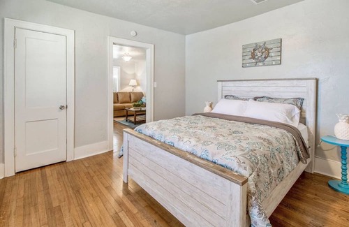 Central Oklahoma City Apartment | Aloha, Beaches - near Uptown 23rd & Asian District