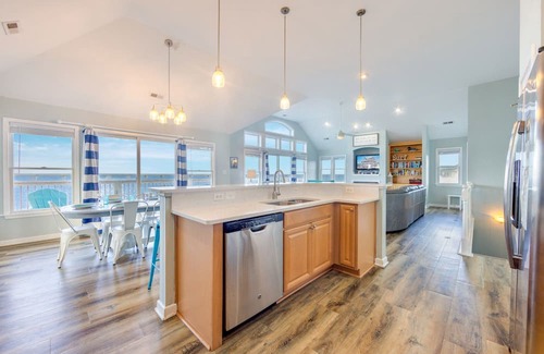 Rodanthe House | On Special - Windsurfing & Kiteboarding Paradise! Soundfront- Hot Tub, Game Rm,