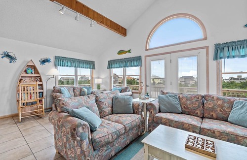 Spindrift Banks House | On Special – Ocean View – Dog Friendly 4 Bedroom Home with Elevator