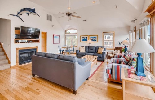 Rodanthe House | On Special - Oceanview Fun for Whole Family, Waves! Pool, Hot Tub, Game Room, Do
