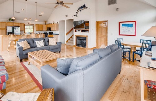 Rodanthe House | On Special - Oceanview Fun for Whole Family, Waves! Pool, Hot Tub, Game Room, Do
