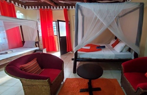 Diani Beach Villa | Two minutes walk to the Beach! a comfortable 4Bedroom Villa in Diani
