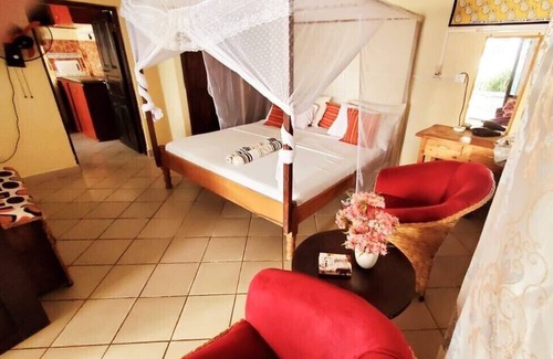 Diani Beach Villa | Two minutes walk to the Beach! a comfortable 4Bedroom Villa in Diani