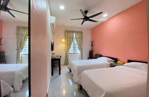 Kampong Raja Hotel | Besut Guesthouse