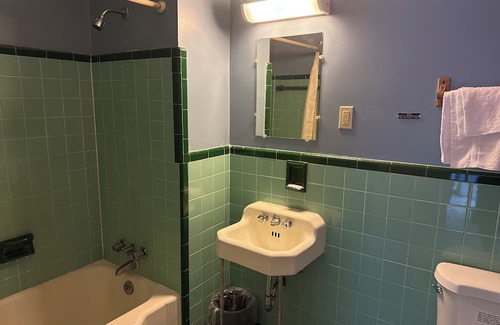 Ashland Hotel | Shady Grove Motel