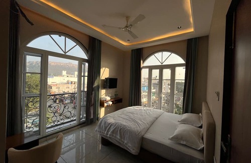Chittorgarh Hotel | Hotel Hari leela fort view palace