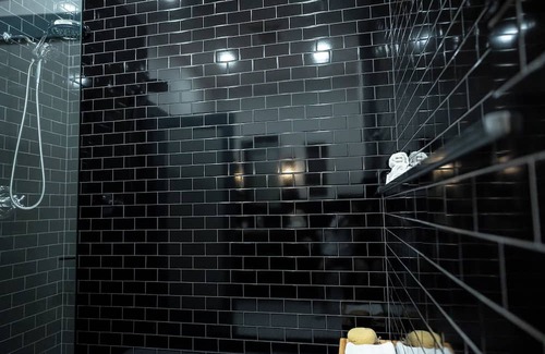 Old City Apartment | The Gas Lamp Hotel - 1BR - Latimer