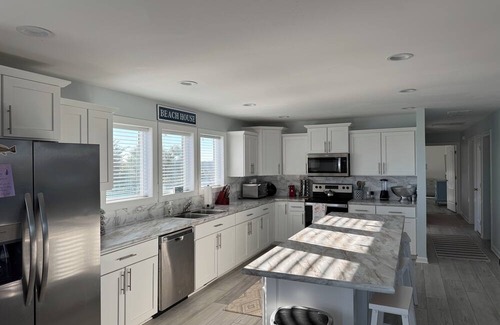 Hobucken House | Charming Beachfront Coastal Retreat with Panoramic Sound Viewsn