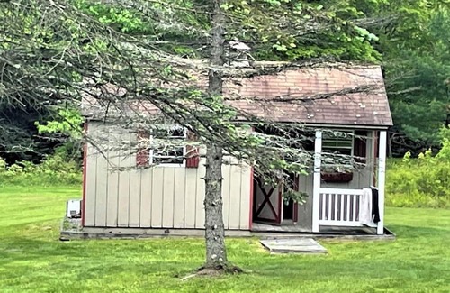 New Milford Cabin | Charming cabin with WiFi in New Milford