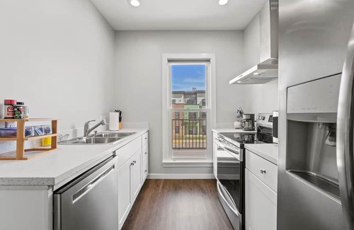 West Central Apartment | Downtown Fort Wayne Triplex- Apt. B