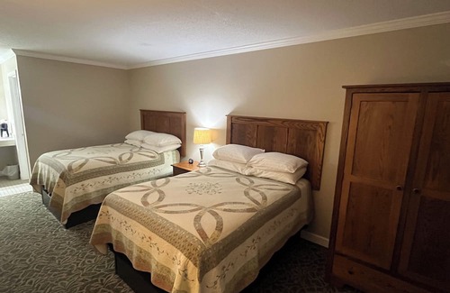 Arthur House | Charming hotel with WiFi and AC in peaceful Arthur