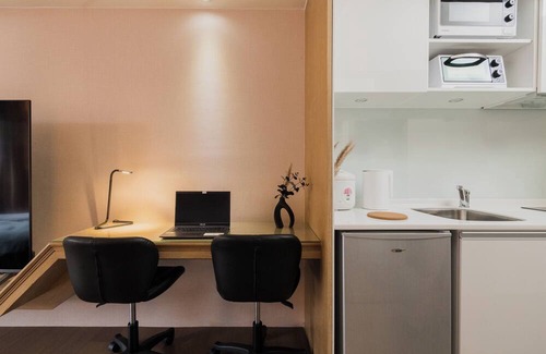Zhongzheng Condo | Stylish & Convenient 1B1b attached to Taipei Main Station