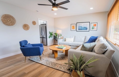 Bay Ho House | Charming central 3-bedroom house in sunny San Diego with yard and fire pit