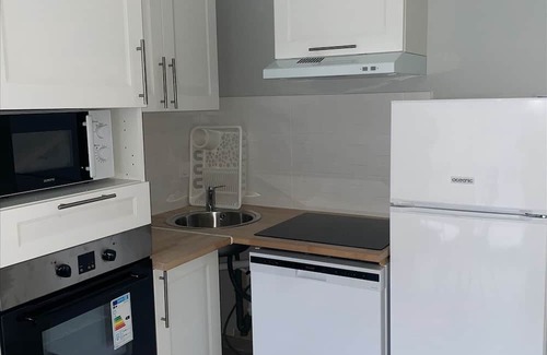 Chaum House | Holiday Home 'Menoua' with Mountain View, Wi-Fi and Air Conditioning