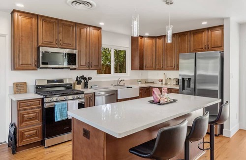 Granada Hills South House | Ultimate Valley Lounge and Swim