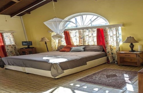 Castries Quarter House | Charming 2-bedroom house in Castries with WiFi