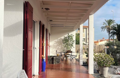 Saint-Cyprien Plage House | 4-sided single-storey villa on 600 m² plot. Beach 80 meters away.