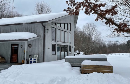 White Mills Cabin | Private lake 4bd/4ba cabin on 36 acres in northern Poconos
