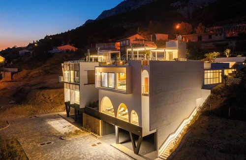 Marusici House | Beautiful Luxury Villa in fabulous Omiš with fitness room, WiFi, AC