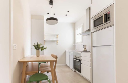El Baix Guinardo Apartment | Weflating SANT PAU - Cozy 4 BDR