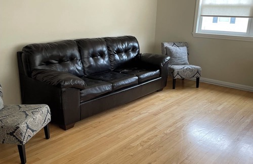 Trumbull House | Beautiful New England. Quaint and spacious home. Close to over 5 University.