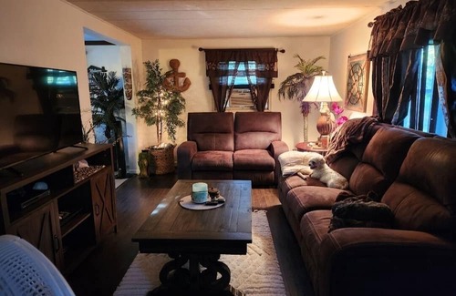 Lexington Cottage | Lil peace of heaven ,enjoy a relaxing vacation, spacious yard and beach access