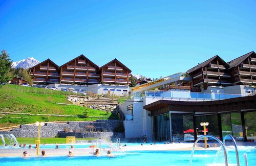 Ovronnaz Apartment | Holiday apartment with fitness room and wellness area