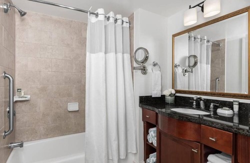 Estate Bakkero Resort | Oceanside 2-bedroom Marriott Frenchman's Cove Resort 2-Bedroom, Beach & Pool