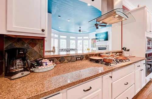 Greater Heights Apartment | Enid House in Houston
