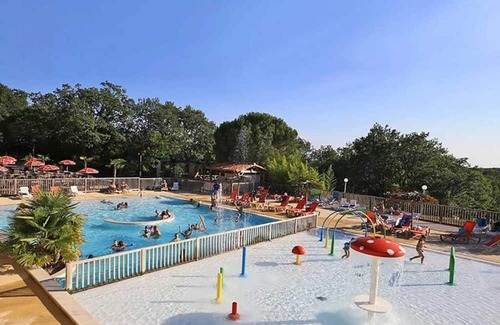 Crayssac House | Camping 4 étoiles - Parc aquatique - ccaadgh